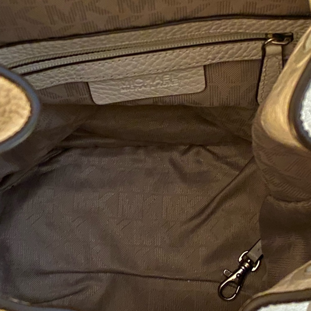 Michael Kors drawstring backpack - Picture 8 of 9